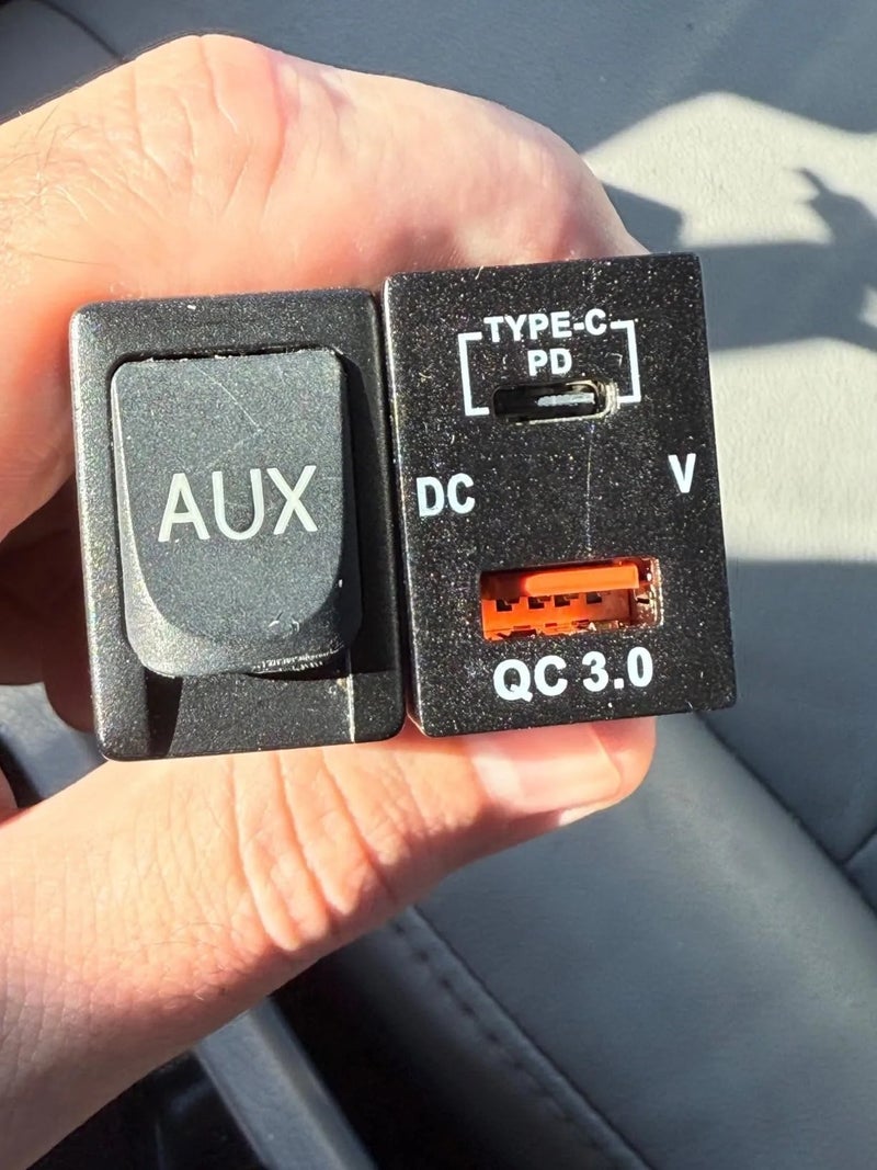 Bluejw Dual USB Car Charger for Toyota, Quick Charge 3.0 & USB-C PD Fast Automobile Charger Adapter - Image 5